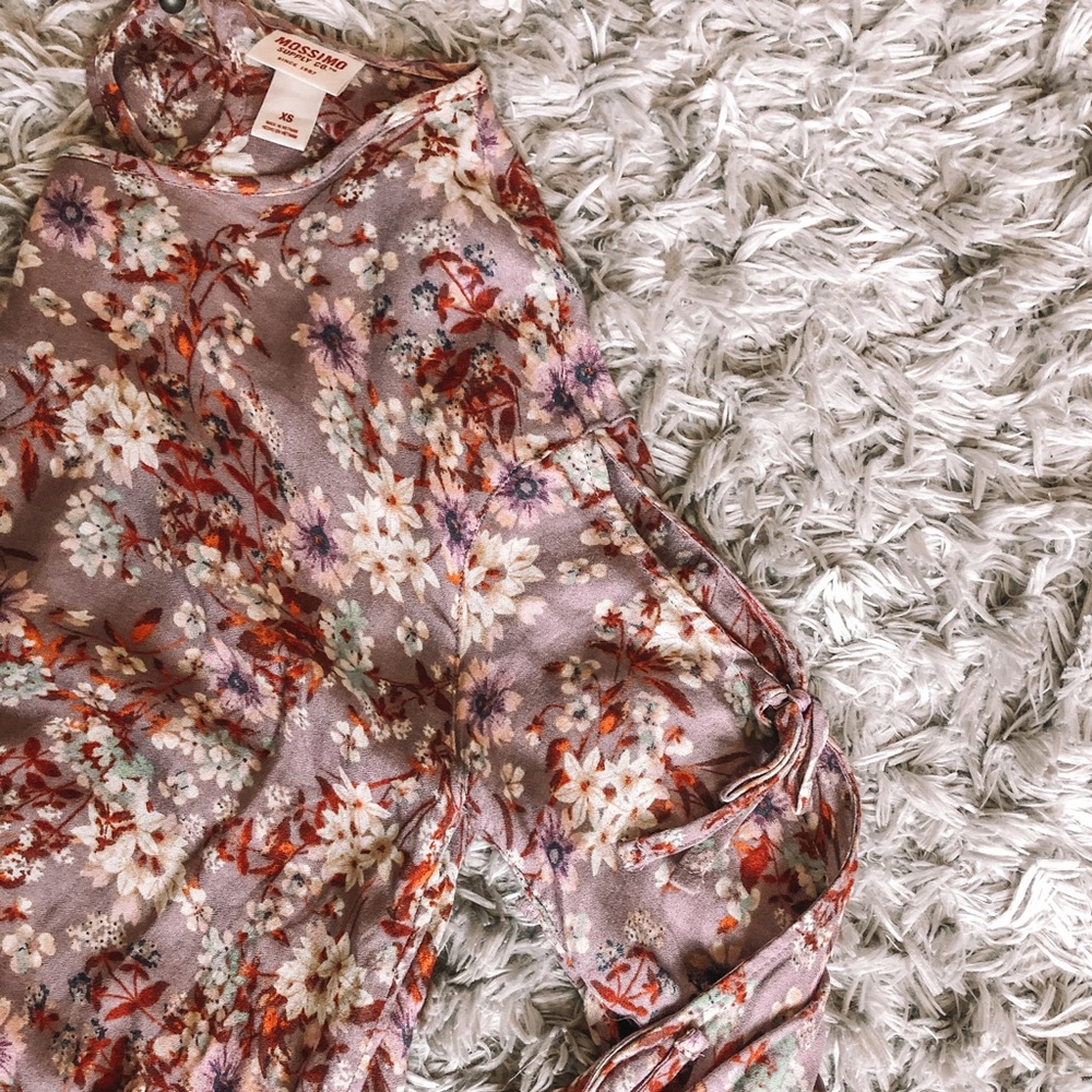 Floral open sleeve top!